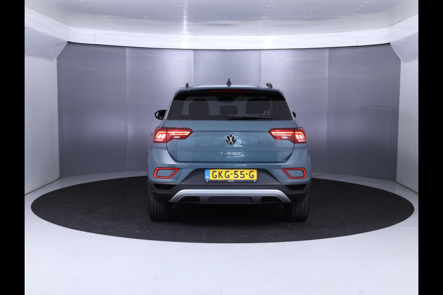Volkswagen T-Roc 1.5 TSI Life Edition 150 pk Automaat (DSG) | Verlengde garantie | Navigatie via App | Parkeersensoren (Park assist) | Achteruitrijcamera | Adaptieve cruise control |