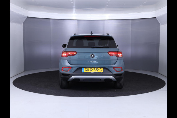 Volkswagen T-Roc 1.5 TSI Life Edition 150 pk Automaat (DSG) | Verlengde garantie | Navigatie via App | Parkeersensoren (Park assist) | Achteruitrijcamera | Adaptieve cruise control |