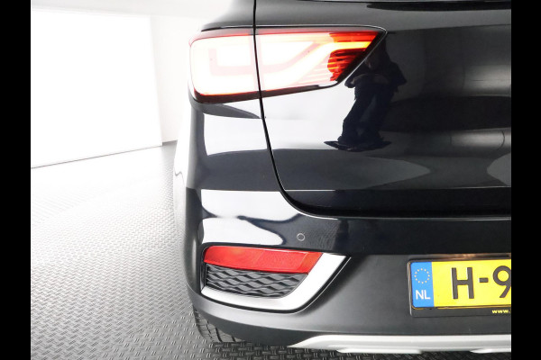 MG ZS EV LUXERY 45 kWh ACCU 89 % !! BIJNA 2020.PANODAK.KEYLESS.1e EIG. CARPLAY NAVI. GARANTIE TOT 2 JAAR*