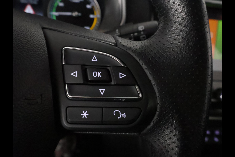 MG ZS EV LUXERY 45 kWh ACCU 89 % !! BIJNA 2020.PANODAK.KEYLESS.1e EIG. CARPLAY NAVI. GARANTIE TOT 2 JAAR*