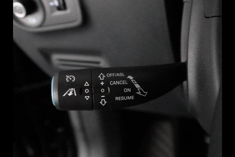 MG ZS EV LUXERY 45 kWh ACCU 89 % !! BIJNA 2020.PANODAK.KEYLESS.1e EIG. CARPLAY NAVI. GARANTIE TOT 2 JAAR*