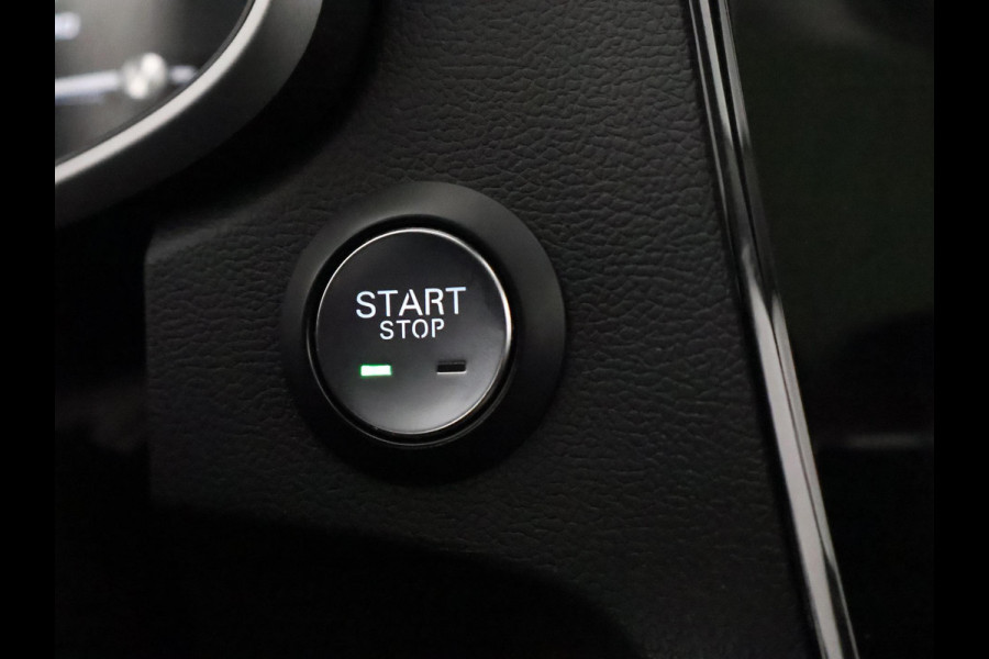 MG ZS EV LUXERY 45 kWh ACCU 89 % !! BIJNA 2020.PANODAK.KEYLESS.1e EIG. CARPLAY NAVI. GARANTIE TOT 2 JAAR*