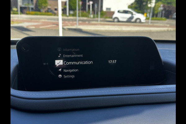 Mazda CX-30 2.0 e-SkyActiv-X M Hybrid Luxury | FABRIEKSGARANTIE T/M 2/2029 |DEALERONDERHOUDEN | I-ACTIVE SENSE PAKKET | SCHUIFKANTELDAK |  | 4-SEIZOENSBANDEN |