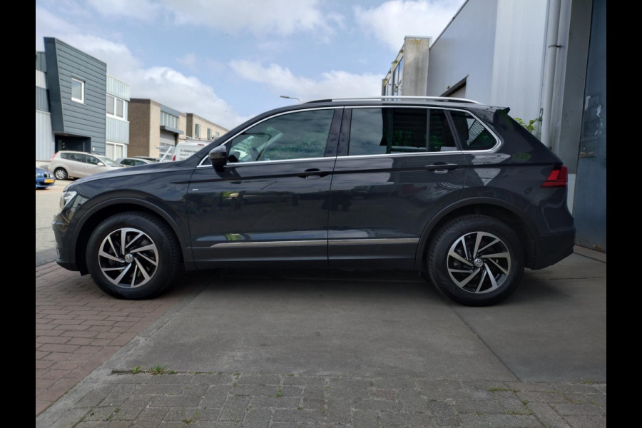 Volkswagen Tiguan 2.0 TSI 4Motion Highline Business R digitaal cockpit