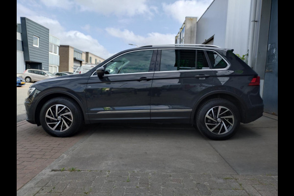Volkswagen Tiguan 2.0 TSI 4Motion Highline Business R digitaal cockpit