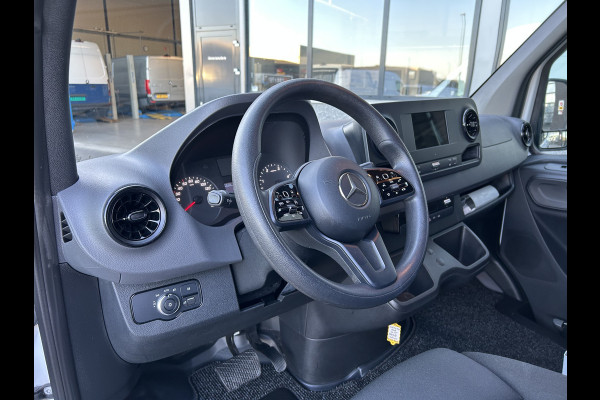 Mercedes-Benz Sprinter 316 CDI L2 H2 Automaat / LED / MBUX / Navigatie / Camera / Cruise control / Airco / 270 Graden achterdeuren