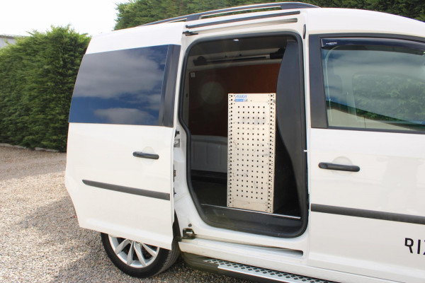 Volkswagen Caddy 2.0TDI L1H1 BMT Comfortline Airco Automaat Carplay Trekhaak 185PK