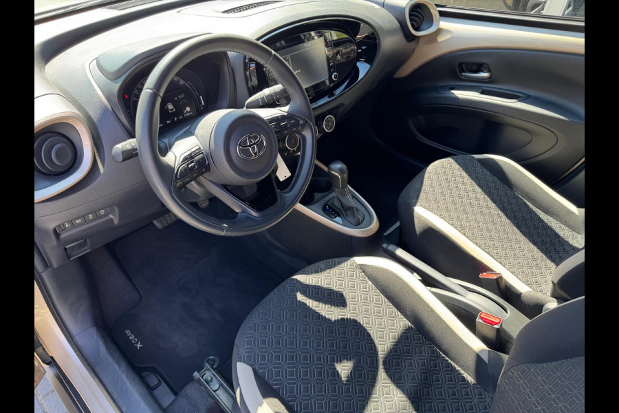 Toyota Aygo X 1.0 VVT-i S-CVT Pulse Automaat | Stoelverwarming, Apple carplay/Android auto, Adaptieve cruise control, Licht/regensensor