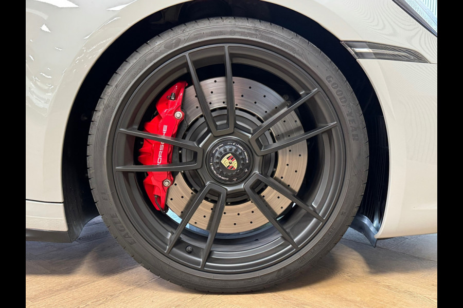 Porsche 911 3.0 Carrera GTS AUT. PANORAMADAK NAVIGATIE APPLE CARPLAY STOELVERWARMING CAMERA PDC AIRCO CRUISE