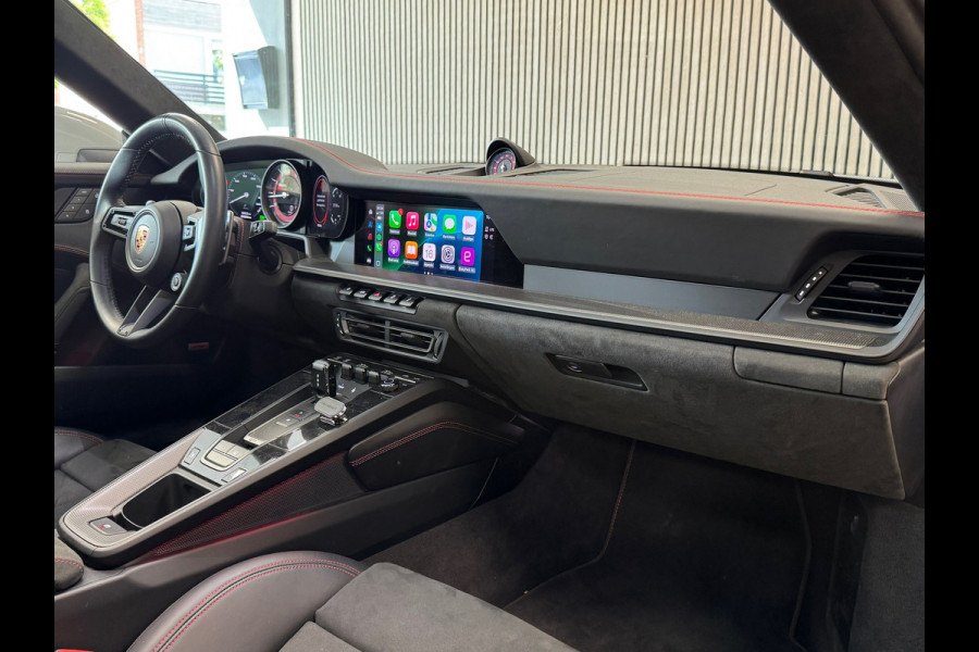 Porsche 911 3.0 Carrera GTS AUT. PANORAMADAK NAVIGATIE APPLE CARPLAY STOELVERWARMING CAMERA PDC AIRCO CRUISE