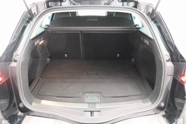 Renault MEGANE Estate 1.3 TCe Bose Automaat Navigatie Camera Leder Climate-control Cruise