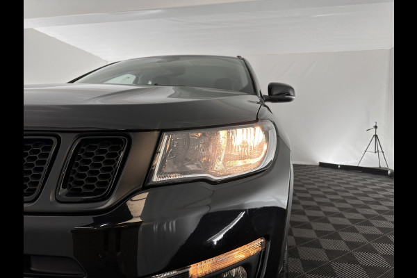Jeep Compass 1.3T Night-Eagle Aut. *LEATHER-MICROFIBRE | NAVI-FULLMAP | KEYLESS | CAMERA | HEATED-SEATS | COMFORT-SEATS | DAB+ | ECC | LANE-ASSIST | PDC | CRUISE | 19''ALU*