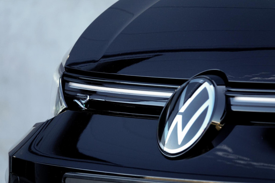 Volkswagen Golf 2.0 TSI R 4Motion *Harman-Kardon / HUD / Stoelventilatie / Akrapovic uitlaat / Sportstoelen / Nürburgring-stand*