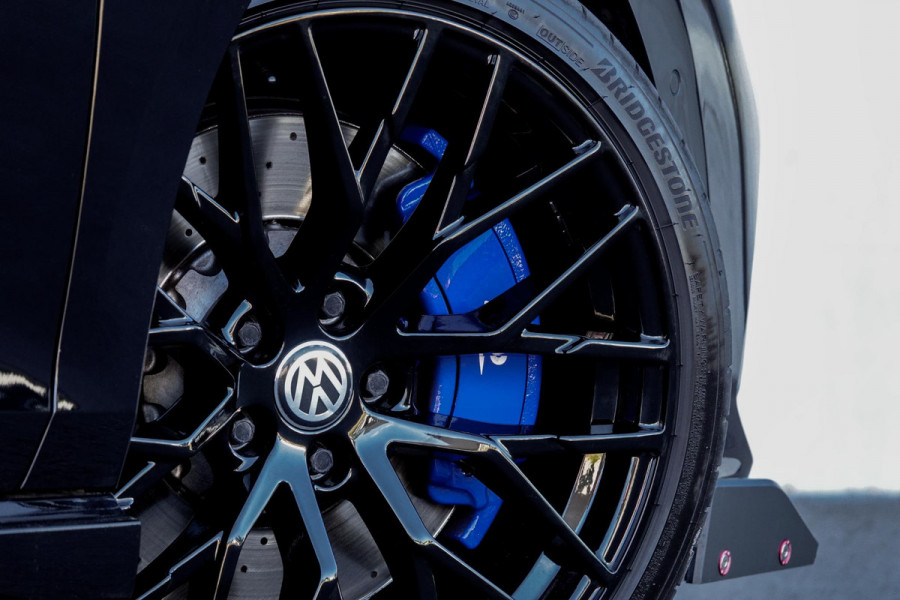 Volkswagen Golf 2.0 TSI R 4Motion *Harman-Kardon / HUD / Stoelventilatie / Akrapovic uitlaat / Sportstoelen / Nürburgring-stand*