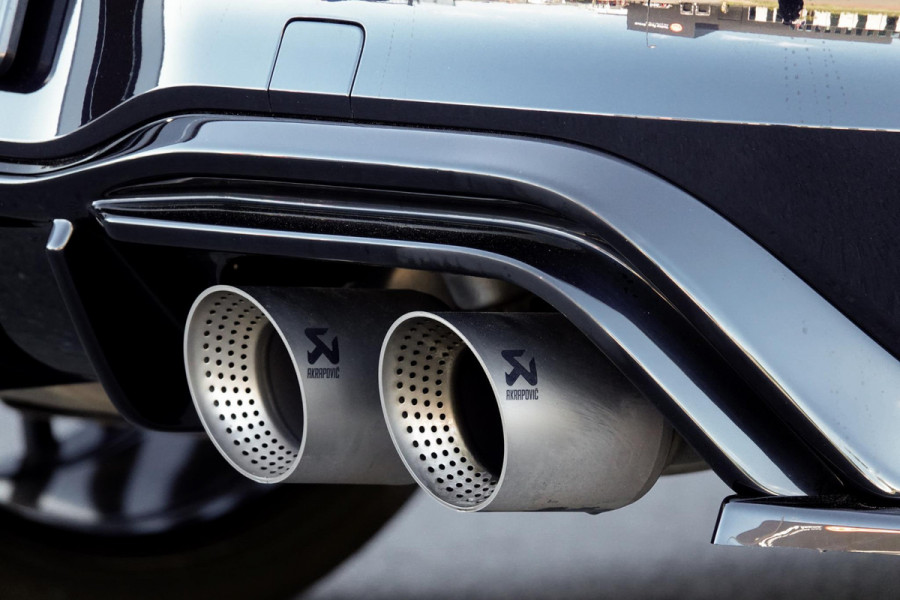 Volkswagen Golf 2.0 TSI R 4Motion *Harman-Kardon / HUD / Stoelventilatie / Akrapovic uitlaat / Sportstoelen / Nürburgring-stand*