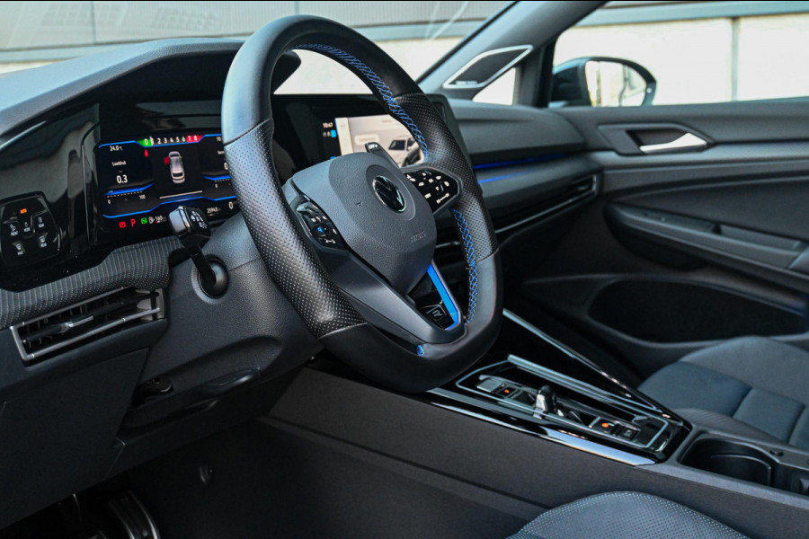 Volkswagen Golf 2.0 TSI R 4Motion *Harman-Kardon / HUD / Stoelventilatie / Akrapovic uitlaat / Sportstoelen / Nürburgring-stand*