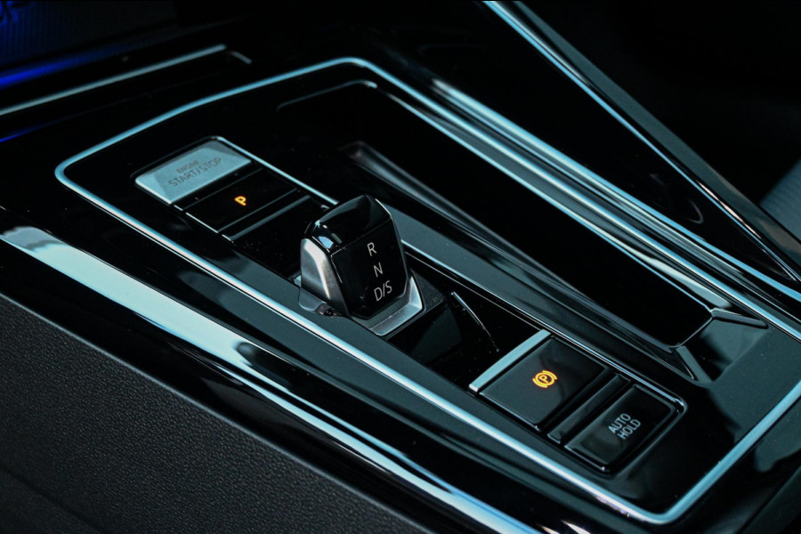 Volkswagen Golf 2.0 TSI R 4Motion *Harman-Kardon / HUD / Stoelventilatie / Akrapovic uitlaat / Sportstoelen / Nürburgring-stand*