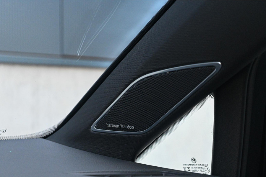 Volkswagen Golf 2.0 TSI R 4Motion *Harman-Kardon / HUD / Stoelventilatie / Akrapovic uitlaat / Sportstoelen / Nürburgring-stand*