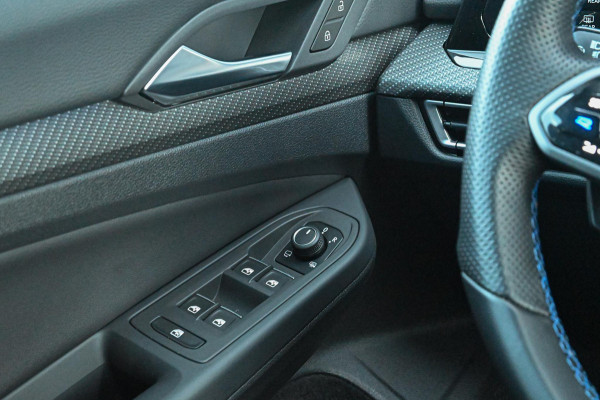 Volkswagen Golf 2.0 TSI R 4Motion *Harman-Kardon / HUD / Stoelventilatie / Akrapovic uitlaat / Sportstoelen / Nürburgring-stand*