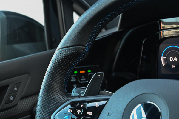 Volkswagen Golf 2.0 TSI R 4Motion *Harman-Kardon / HUD / Stoelventilatie / Akrapovic uitlaat / Sportstoelen / Nürburgring-stand*