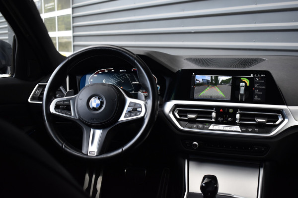 BMW 3 Serie Touring 330e M Sport Individual | Camera | Trekhaak wegkl. | 19'' Velgen | Comfort Access | CarPlay |