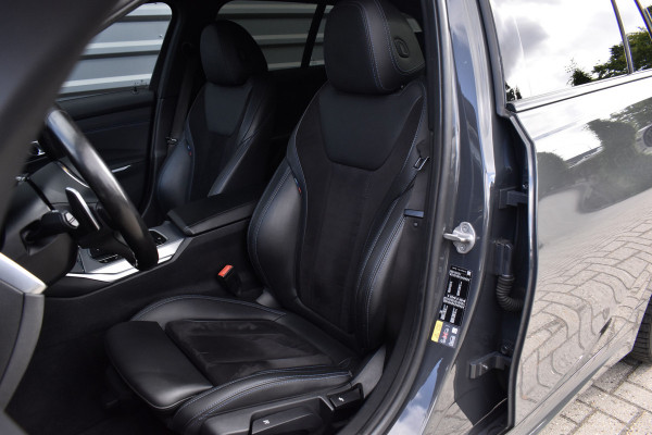 BMW 3 Serie Touring 330e M Sport Individual | Camera | Trekhaak wegkl. | 19'' Velgen | Comfort Access | CarPlay |