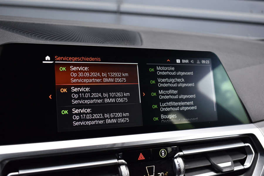 BMW 3 Serie Touring 330e M Sport Individual | Camera | Trekhaak wegkl. | 19'' Velgen | Comfort Access | CarPlay |