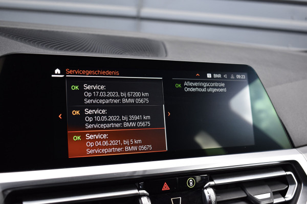 BMW 3 Serie Touring 330e M Sport Individual | Camera | Trekhaak wegkl. | 19'' Velgen | Comfort Access | CarPlay |