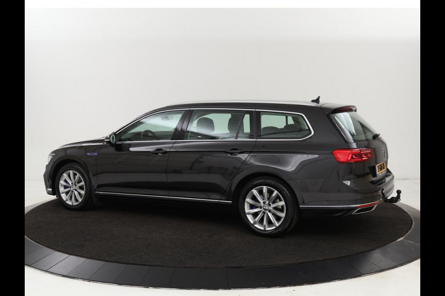 Volkswagen Passat 1.4 TSI GTE | Stoel & stuurverwarming | Camera | Carplay | Trekhaak | Adaptive cruise | Standkachel | Navigatie | Full LED
