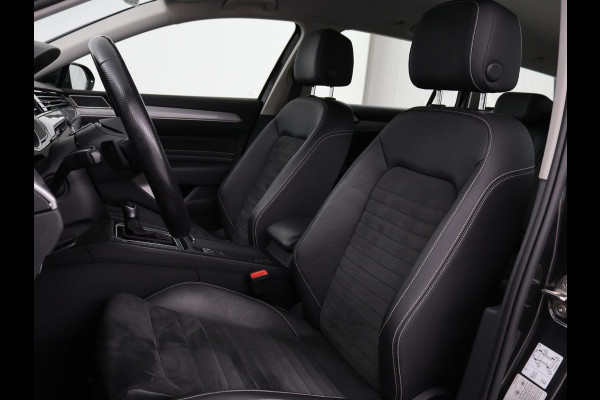 Volkswagen Passat 1.4 TSI GTE | Stoel & stuurverwarming | Camera | Carplay | Trekhaak | Adaptive cruise | Standkachel | Navigatie | Full LED