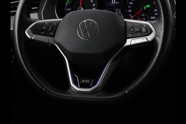Volkswagen Passat 1.4 TSI GTE | Stoel & stuurverwarming | Camera | Carplay | Trekhaak | Adaptive cruise | Standkachel | Navigatie | Full LED