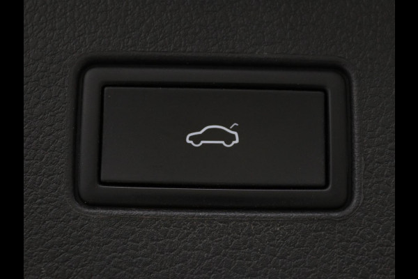 Volkswagen Passat 1.4 TSI GTE | Stoel & stuurverwarming | Camera | Carplay | Trekhaak | Adaptive cruise | Standkachel | Navigatie | Full LED