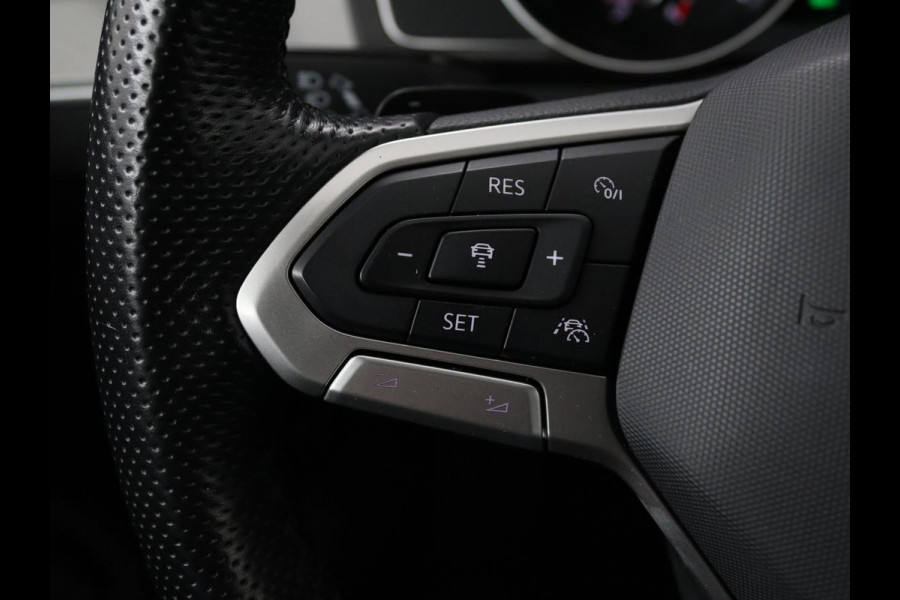 Volkswagen Passat 1.4 TSI GTE | Stoel & stuurverwarming | Camera | Carplay | Trekhaak | Adaptive cruise | Standkachel | Navigatie | Full LED