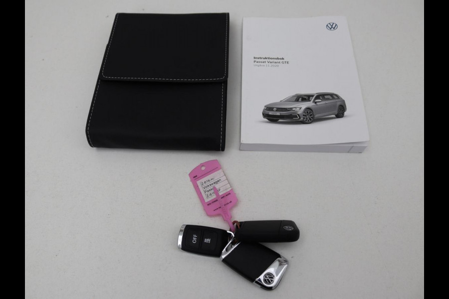 Volkswagen Passat 1.4 TSI GTE | Stoel & stuurverwarming | Camera | Carplay | Trekhaak | Adaptive cruise | Standkachel | Navigatie | Full LED
