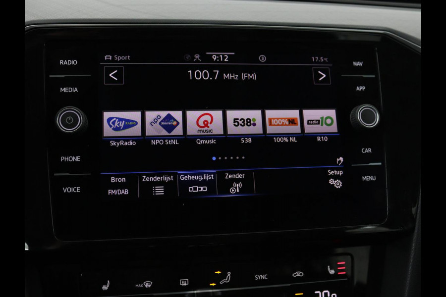Volkswagen Passat 1.4 TSI GTE | Stoel & stuurverwarming | Camera | Carplay | Trekhaak | Adaptive cruise | Standkachel | Navigatie | Full LED
