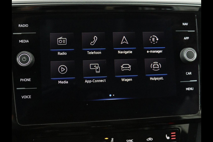 Volkswagen Passat 1.4 TSI GTE | Stoel & stuurverwarming | Camera | Carplay | Trekhaak | Adaptive cruise | Standkachel | Navigatie | Full LED