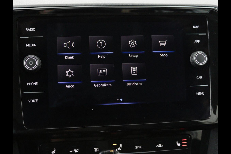 Volkswagen Passat 1.4 TSI GTE | Stoel & stuurverwarming | Camera | Carplay | Trekhaak | Adaptive cruise | Standkachel | Navigatie | Full LED