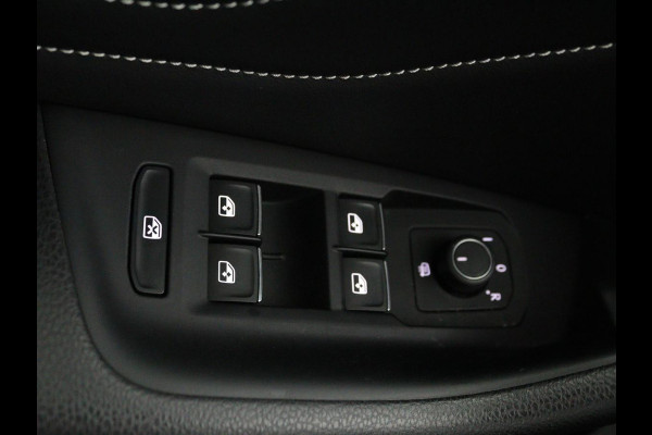 Volkswagen Passat 1.4 TSI GTE | Stoel & stuurverwarming | Camera | Carplay | Trekhaak | Adaptive cruise | Standkachel | Navigatie | Full LED