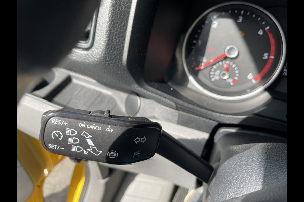 Volkswagen Crafter 35 2.0 TDI L4H3 Highline Airco - Cruise control - Achteruitrijcamera - Parkeersensoren - zijschuifdeur rechts - tussenschot volledig - Ideaal voor camper