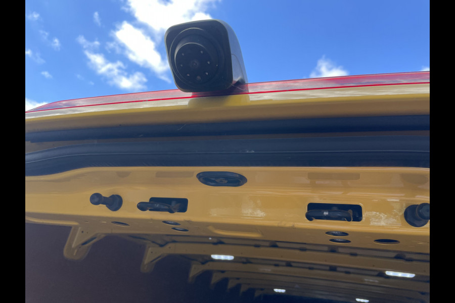 Volkswagen Crafter 35 2.0 TDI L4H3 Highline Airco - Cruise control - Achteruitrijcamera - Parkeersensoren - zijschuifdeur rechts - tussenschot volledig - Ideaal voor camper