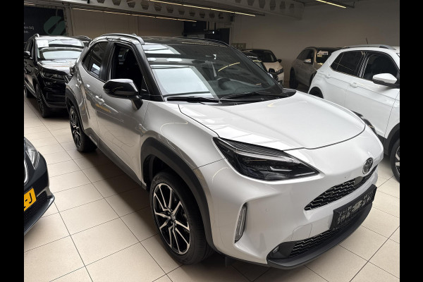 Toyota Yaris Cross 1.5 Hybrid GR Sport | Parkeersensoren Voor & Achter | Stoelverwarming | Draadloos laden |