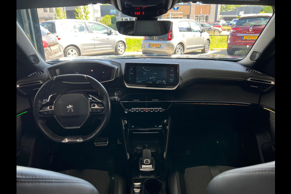 Peugeot 2008 1.2 PureTech GT Pack PANO | CAMERA | TREKHAAK | CARPLAY |