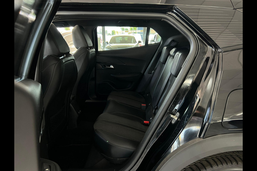 Peugeot 2008 1.2 PureTech GT Pack PANO | CAMERA | TREKHAAK | CARPLAY |