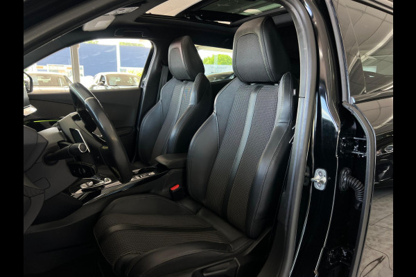 Peugeot 2008 1.2 PureTech GT Pack PANO | CAMERA | TREKHAAK | CARPLAY |