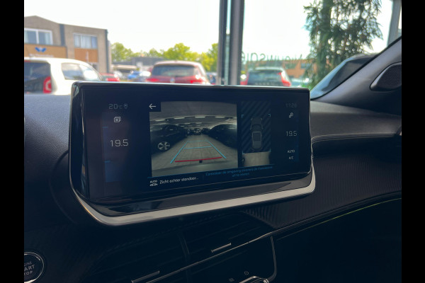 Peugeot 2008 1.2 PureTech GT Pack PANO | CAMERA | TREKHAAK | CARPLAY |