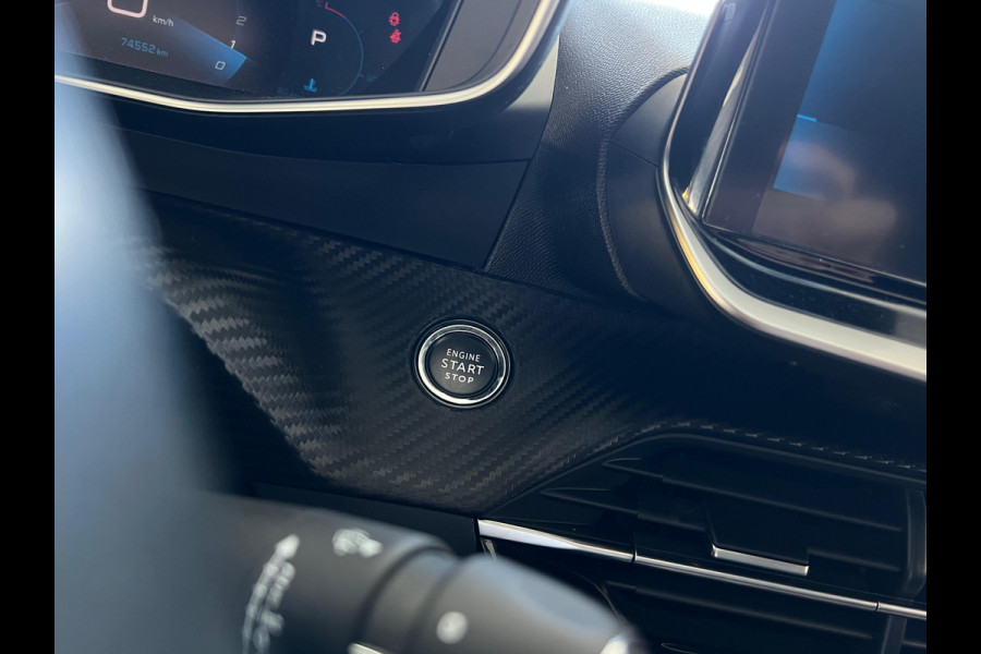 Peugeot 2008 1.2 PureTech GT Pack PANO | CAMERA | TREKHAAK | CARPLAY |