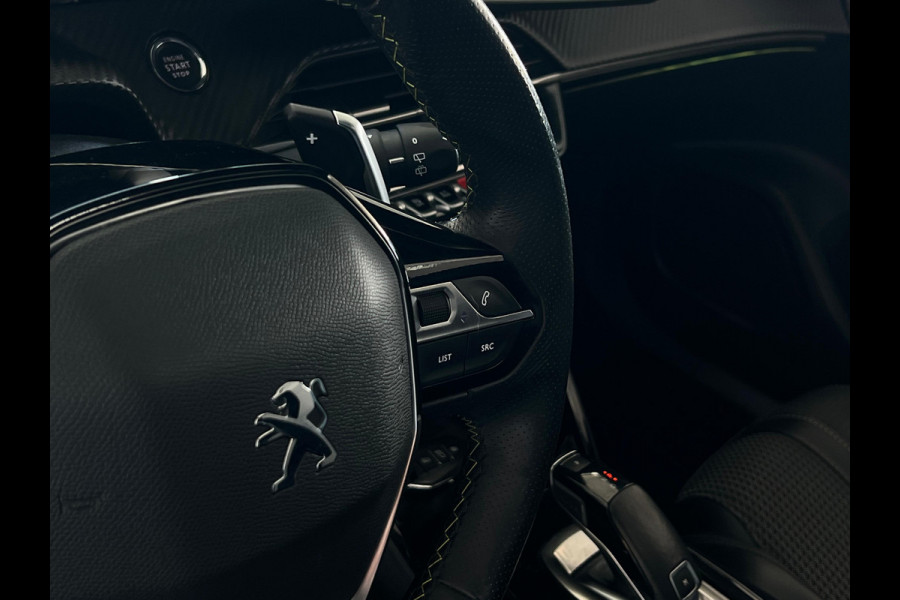 Peugeot 2008 1.2 PureTech GT Pack PANO | CAMERA | TREKHAAK | CARPLAY |