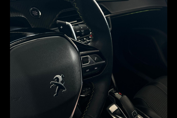 Peugeot 2008 1.2 PureTech GT Pack PANO | CAMERA | TREKHAAK | CARPLAY |