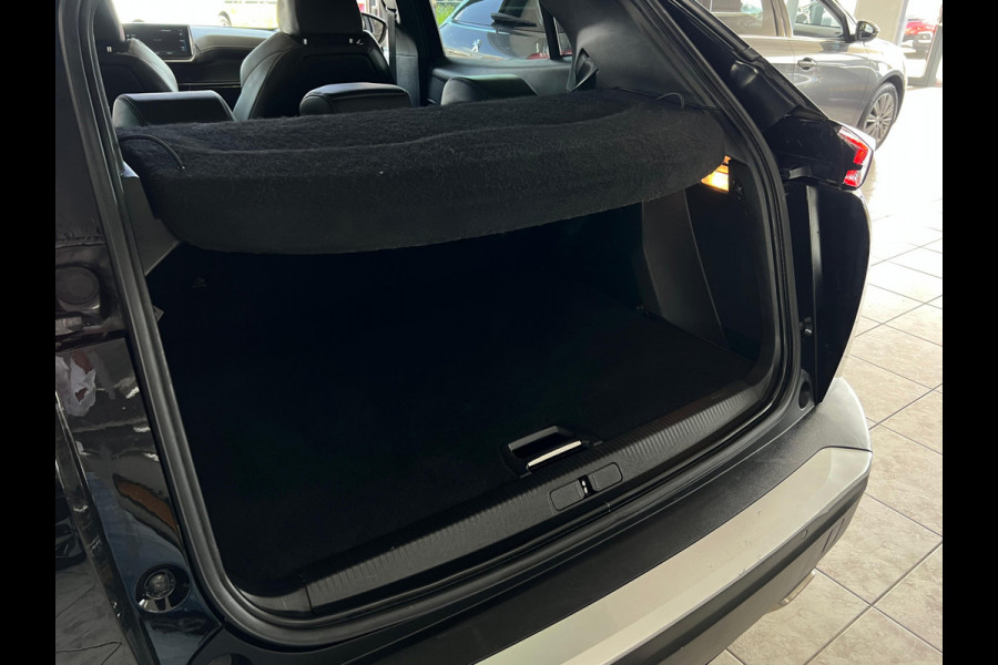 Peugeot 2008 1.2 PureTech GT Pack PANO | CAMERA | TREKHAAK | CARPLAY |