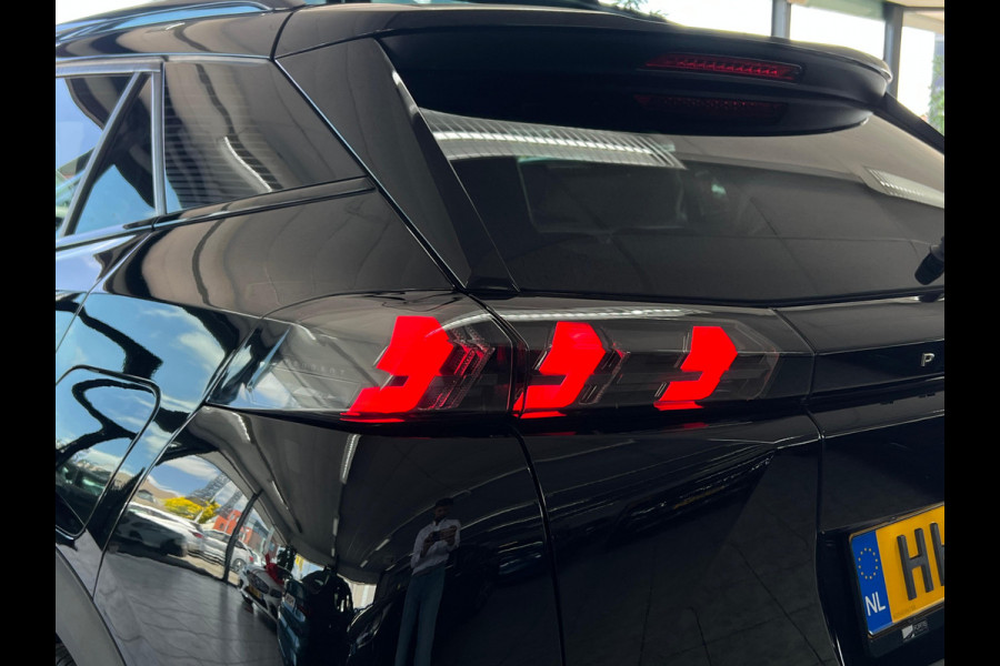 Peugeot 2008 1.2 PureTech GT Pack PANO | CAMERA | TREKHAAK | CARPLAY |
